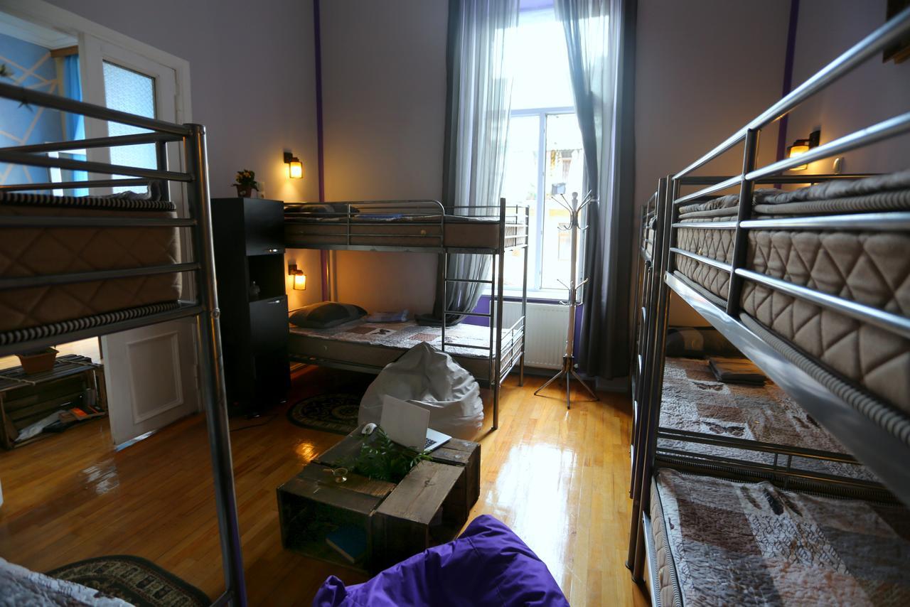 Lilus Hostel Batumi Exterior photo